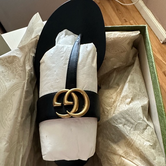 NEW LEATHER THONG SANDAL WITH DOUBLE G - Picture 1 of 5